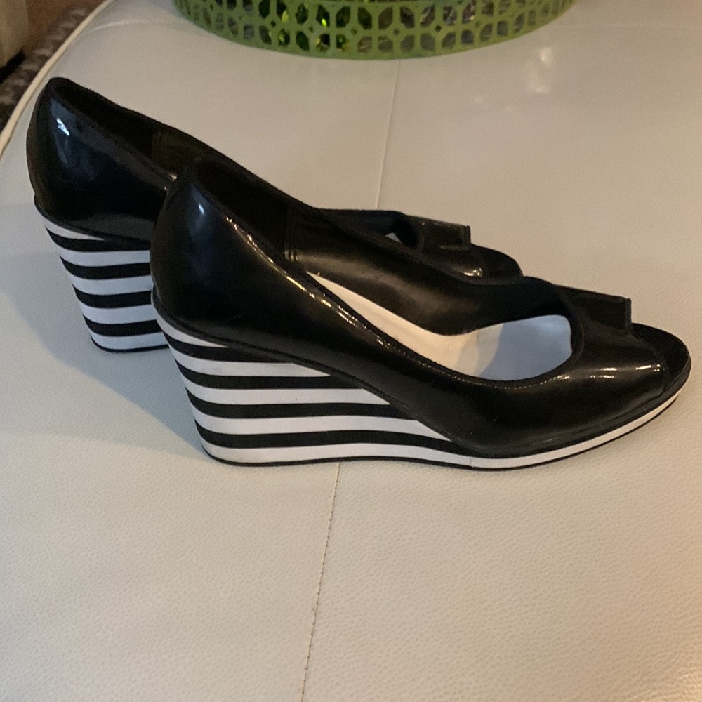 American Eagle Black & White Espadrilles